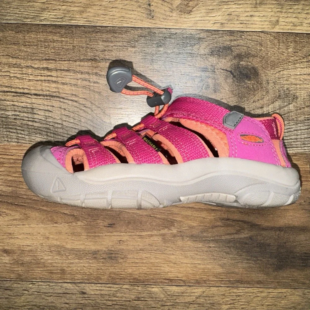 KEEN Newport Pink Raspberry H2 Closed Toe Water Sandals Youth Girls Size 12